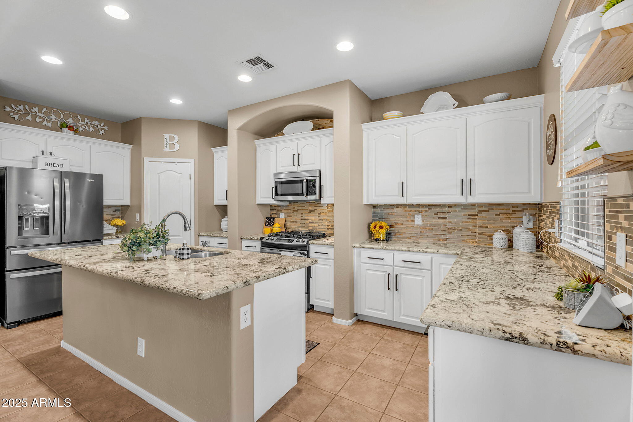 17940 W SUNNYSLOPE Lane