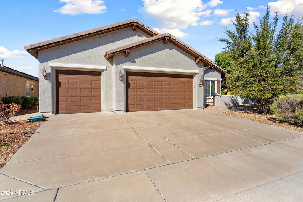 Photo of 26474 W Runion Drive, Buckeye, AZ 85396 (MLS # 6927199)