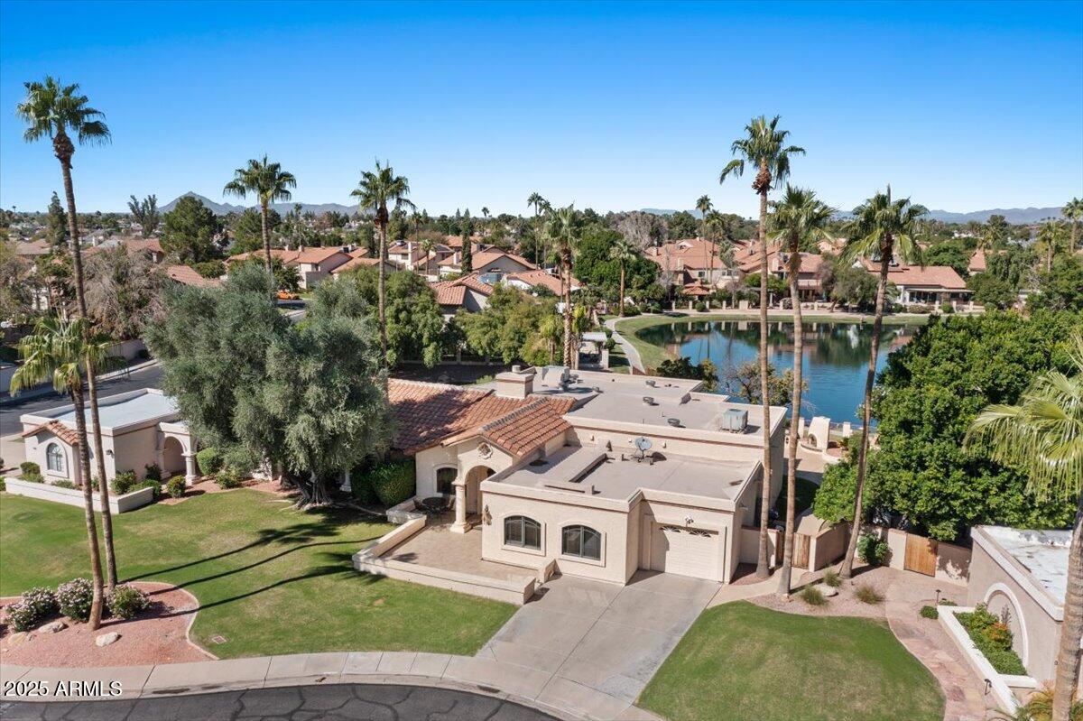 1314 E GREENWAY Circle