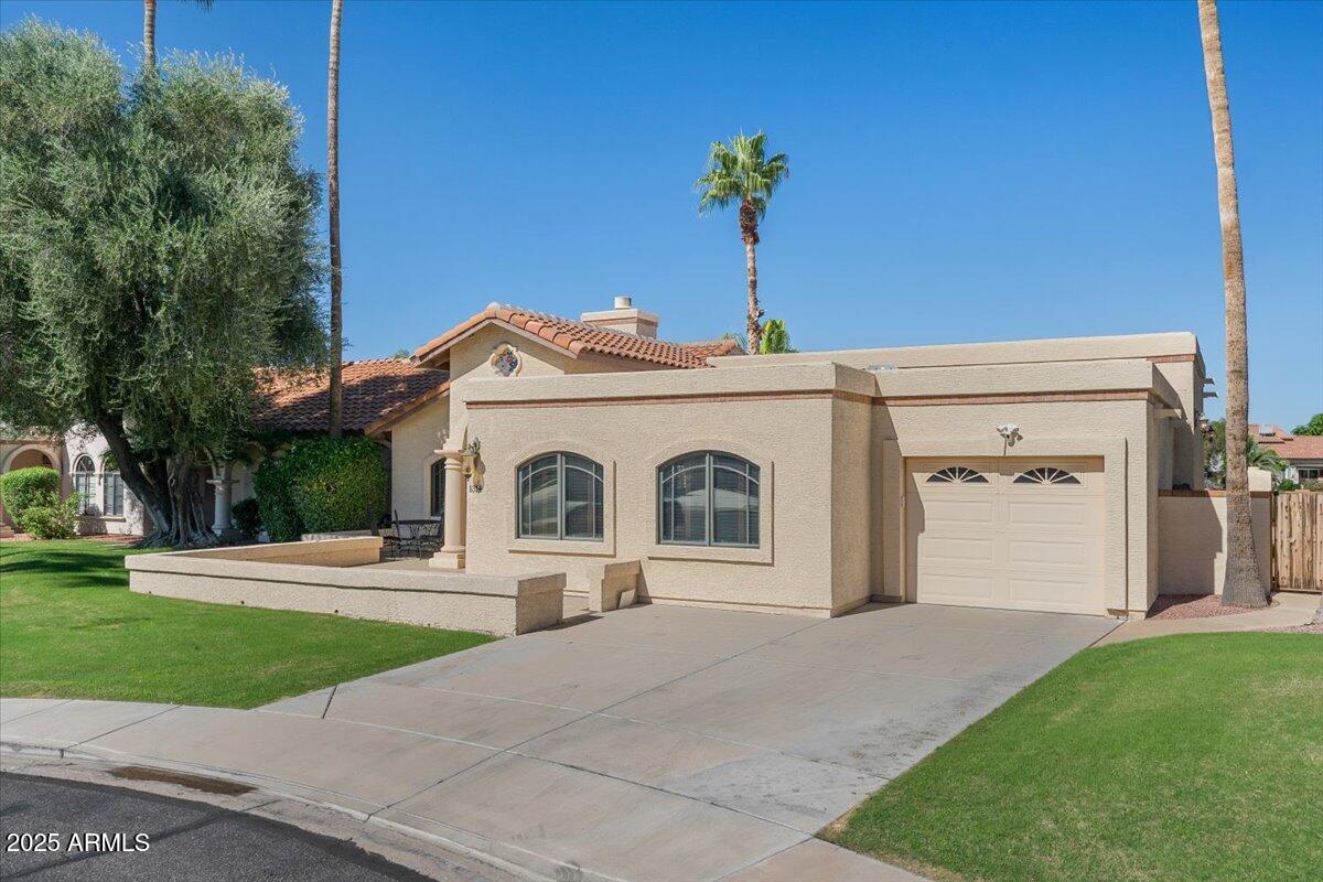 1314 E GREENWAY Circle