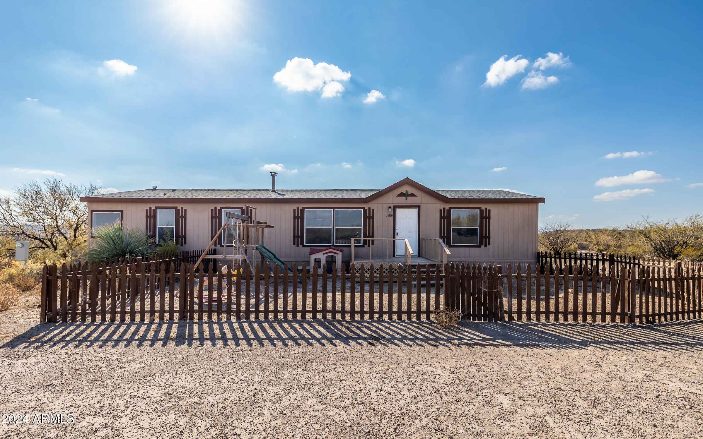 1880 E HOOTIN HOLLER Trail