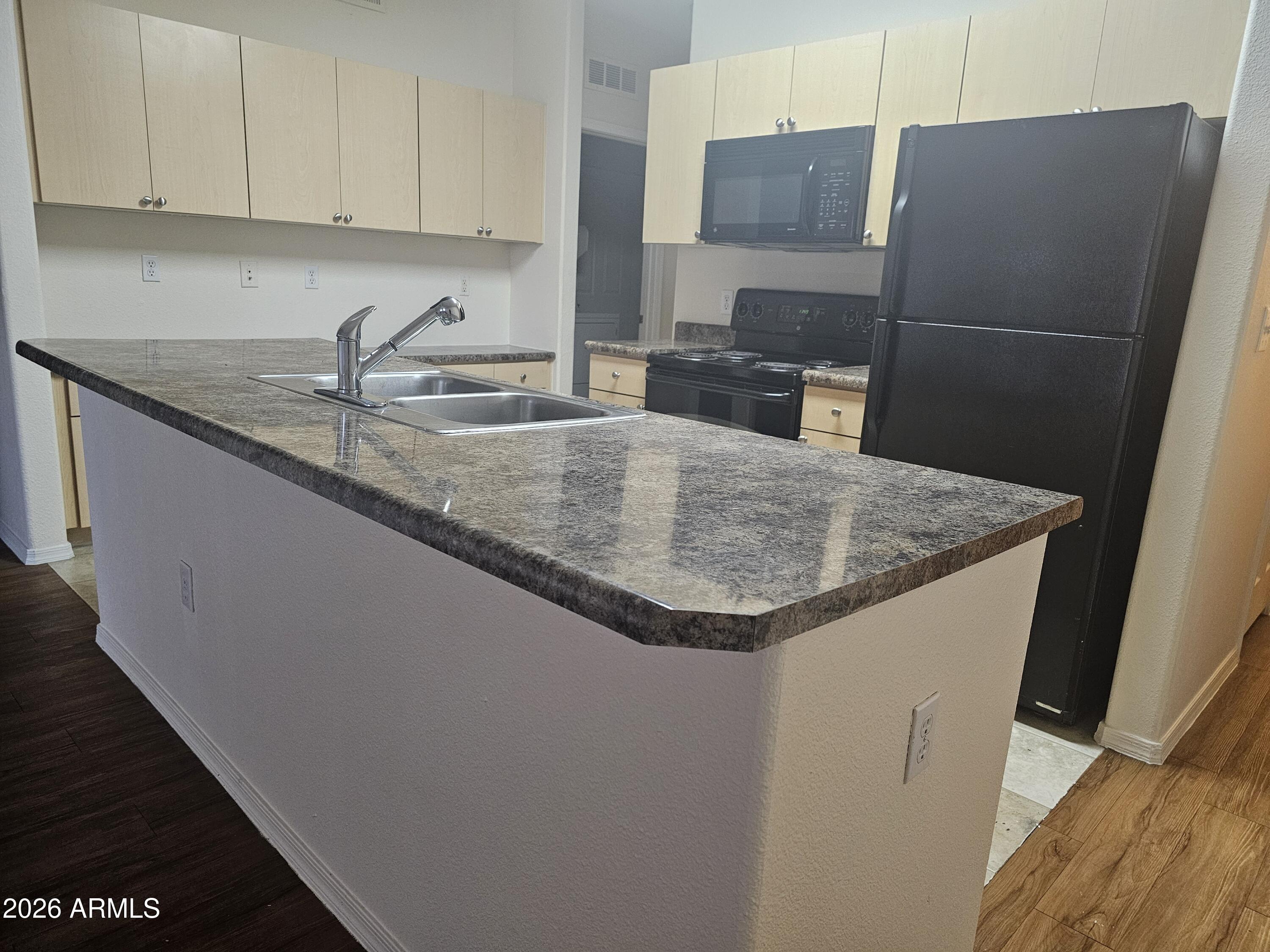 18416 N CAVE CREEK Road 1041