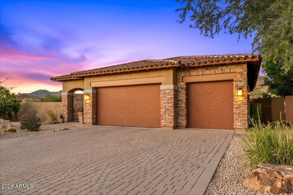 7532 E CAMINO PUESTA DEL SOL --