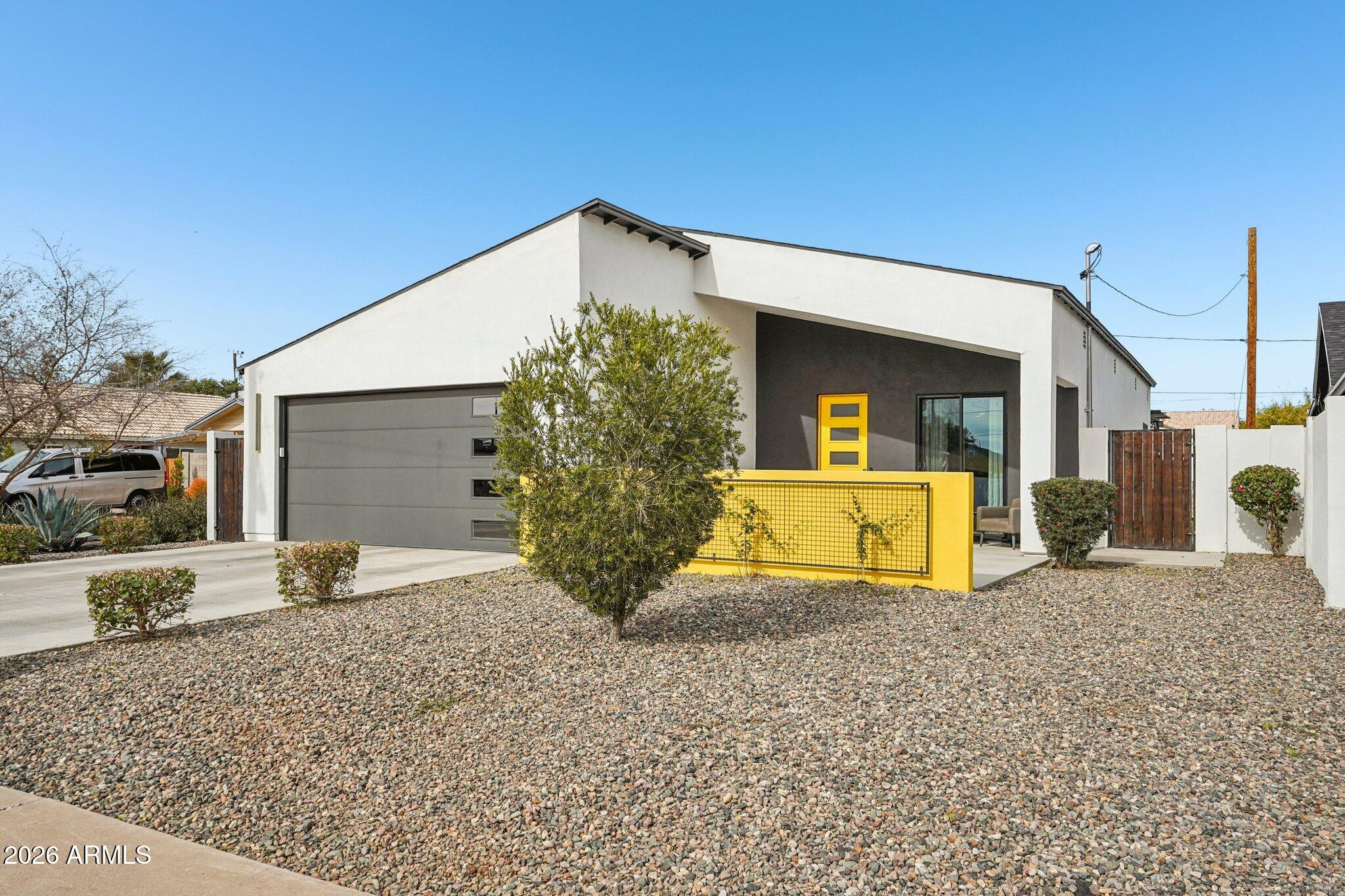 1434 E WELDON Avenue