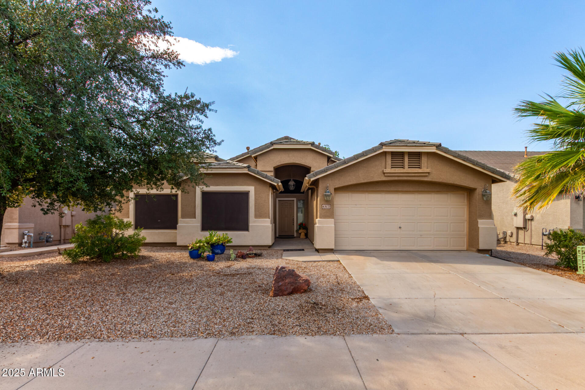 43572 W SUNLAND Drive