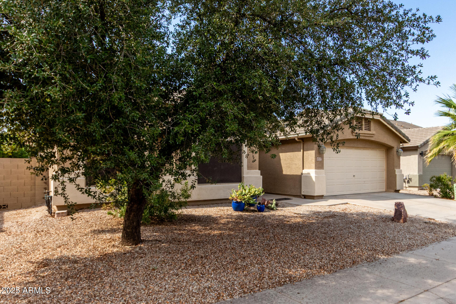 43572 W SUNLAND Drive