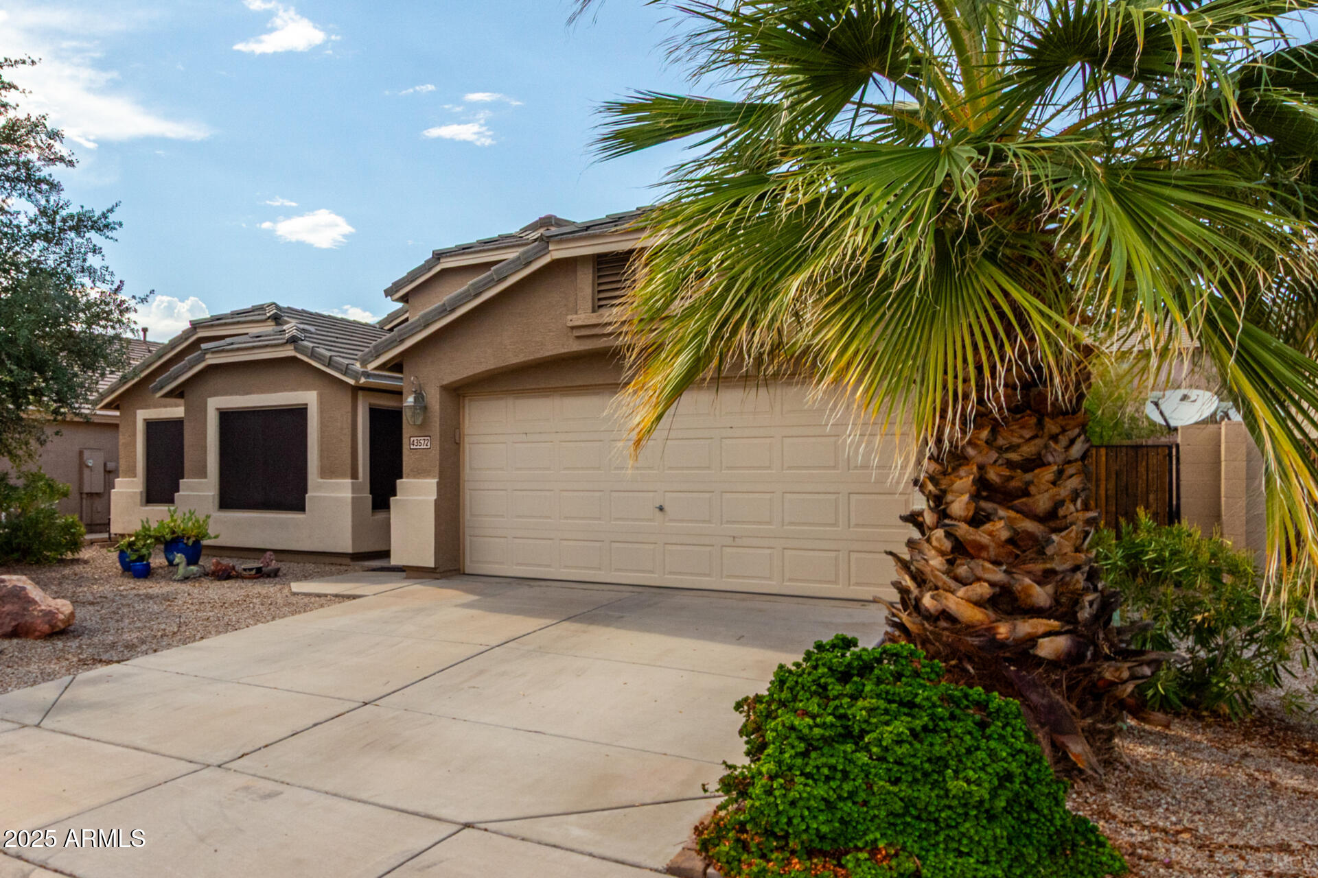 43572 W SUNLAND Drive