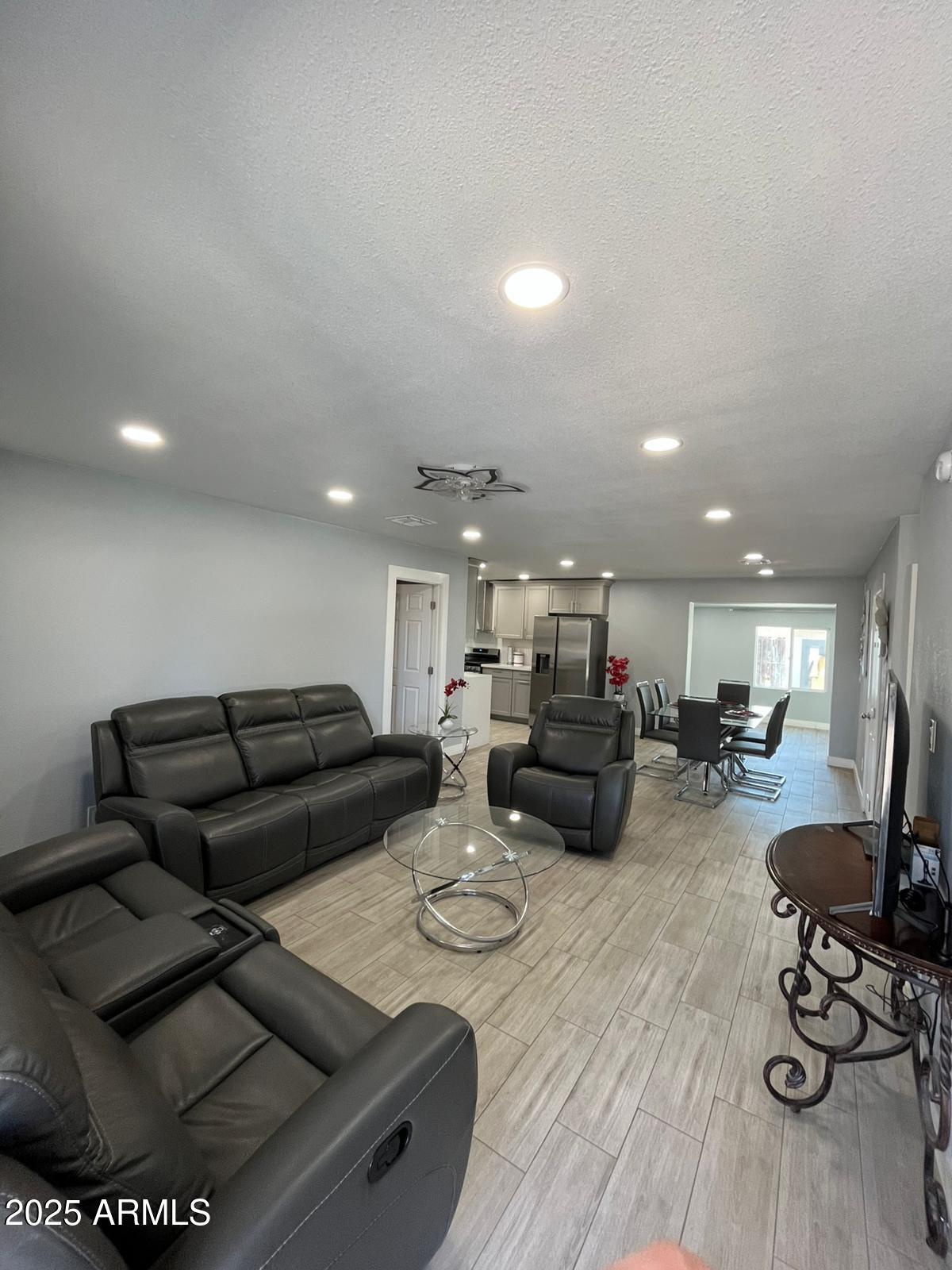 3639 W LAWRENCE Lane