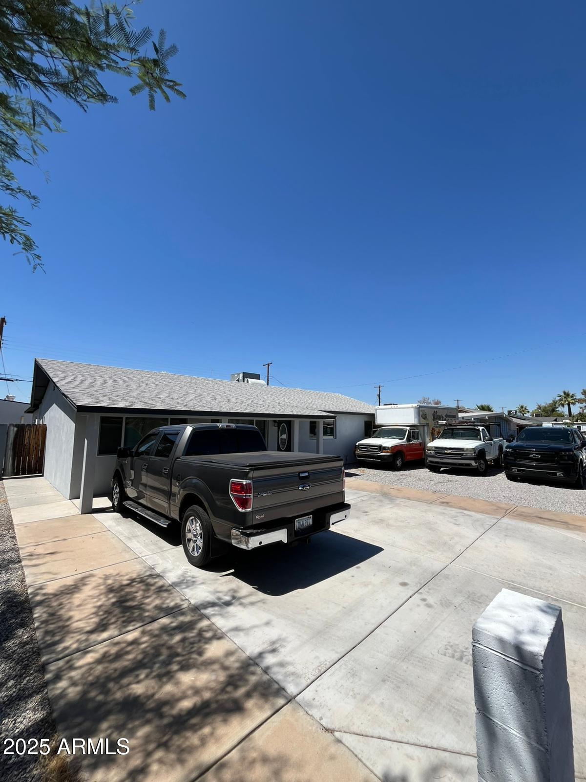 3639 W LAWRENCE Lane
