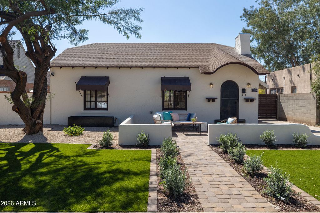 Photo of 1125 W Latham Street, Phoenix, AZ 85007 (MLS # 6998269)