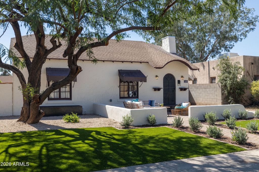 Photo of 1125 W Latham Street, Phoenix, AZ 85007 (MLS # 6998269)