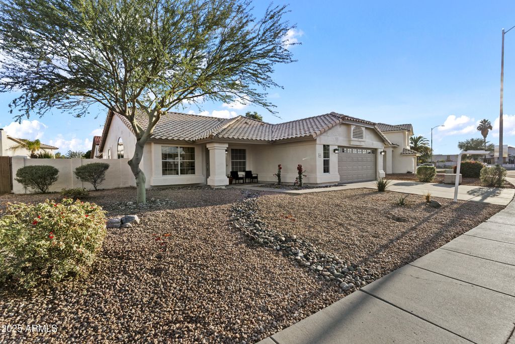 Photo of 5421 W Oraibi Drive, Glendale, AZ 85308 (MLS # 6948736)