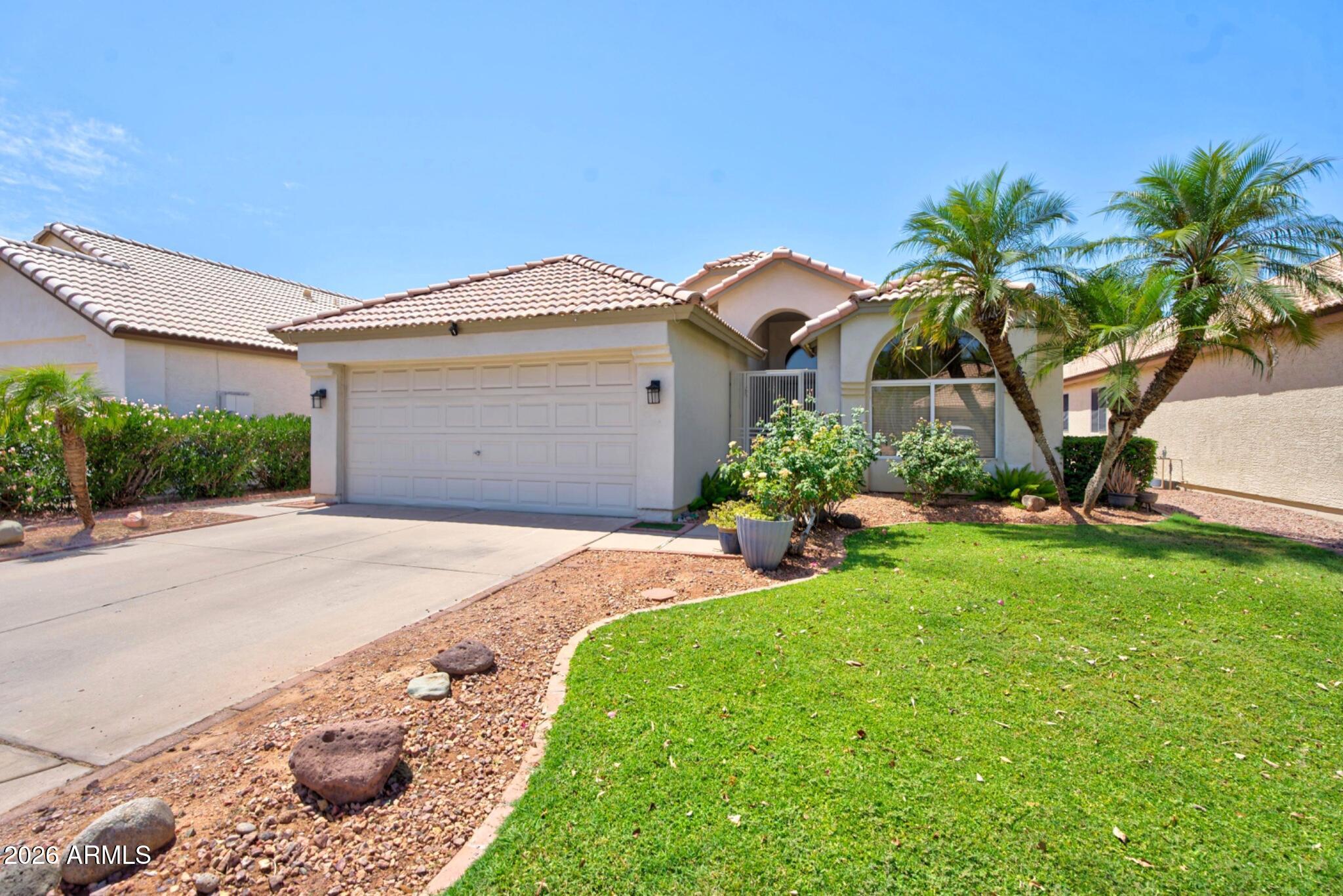 527 W KELTON Lane