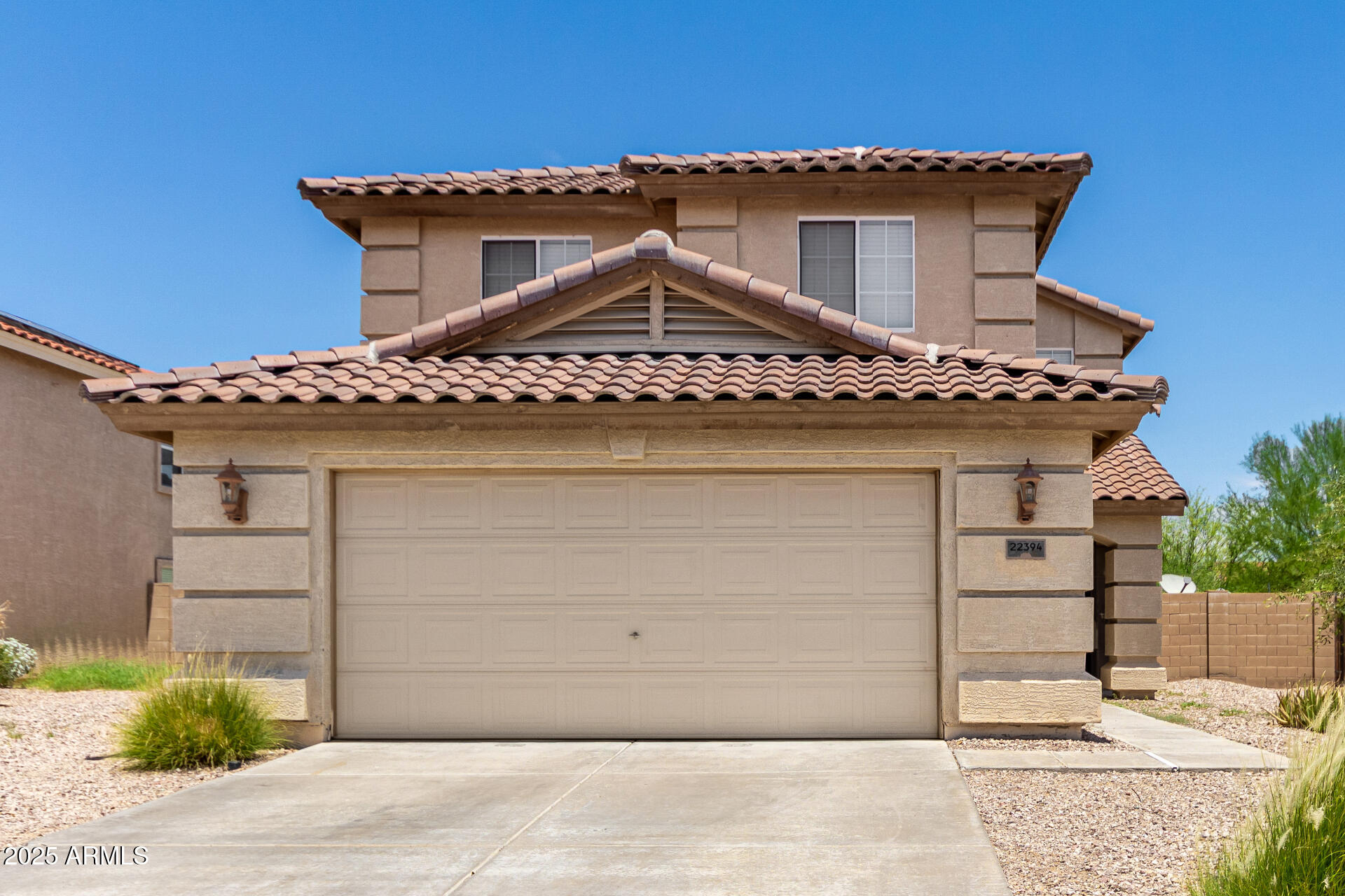 22394 W DESERT BLOOM Street