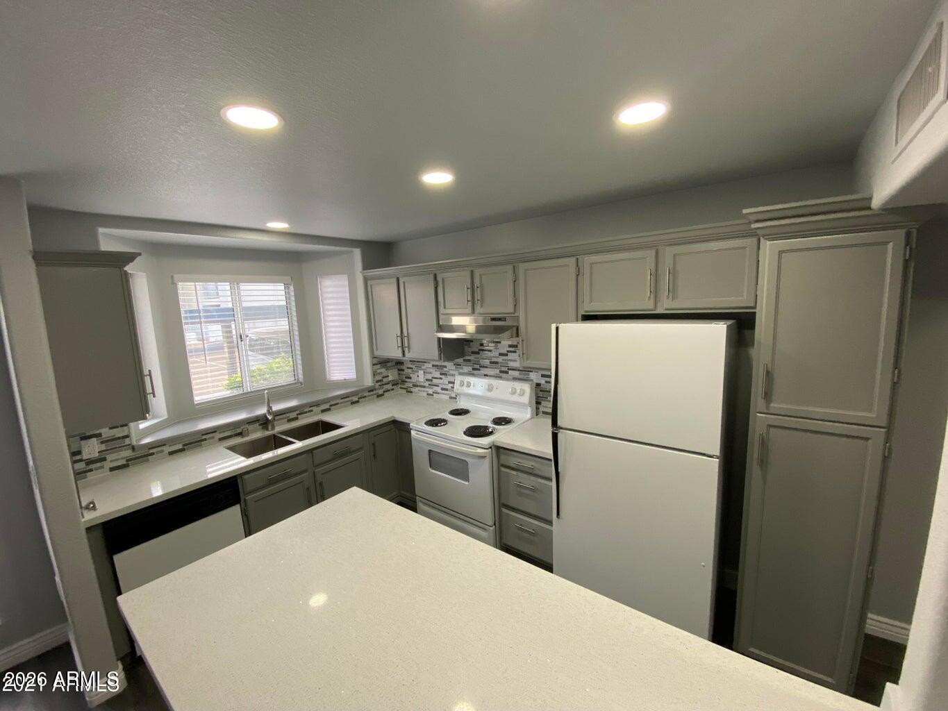 220 N 22nd Place Unit 1054