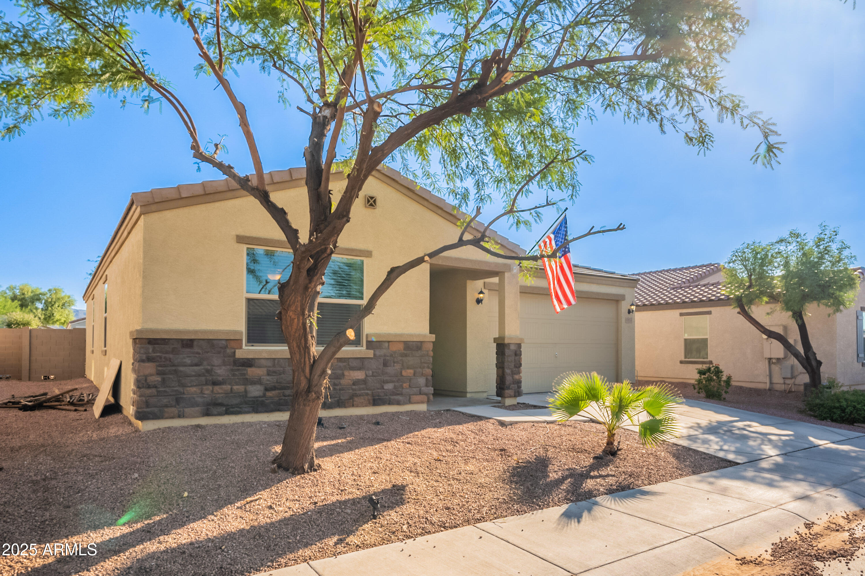 1813 E GRENADINE Road