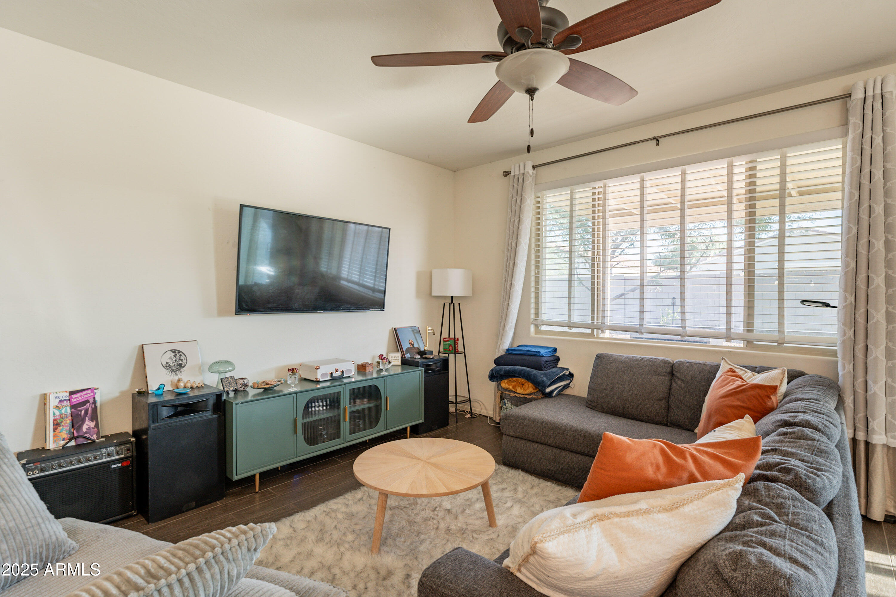 1813 E GRENADINE Road