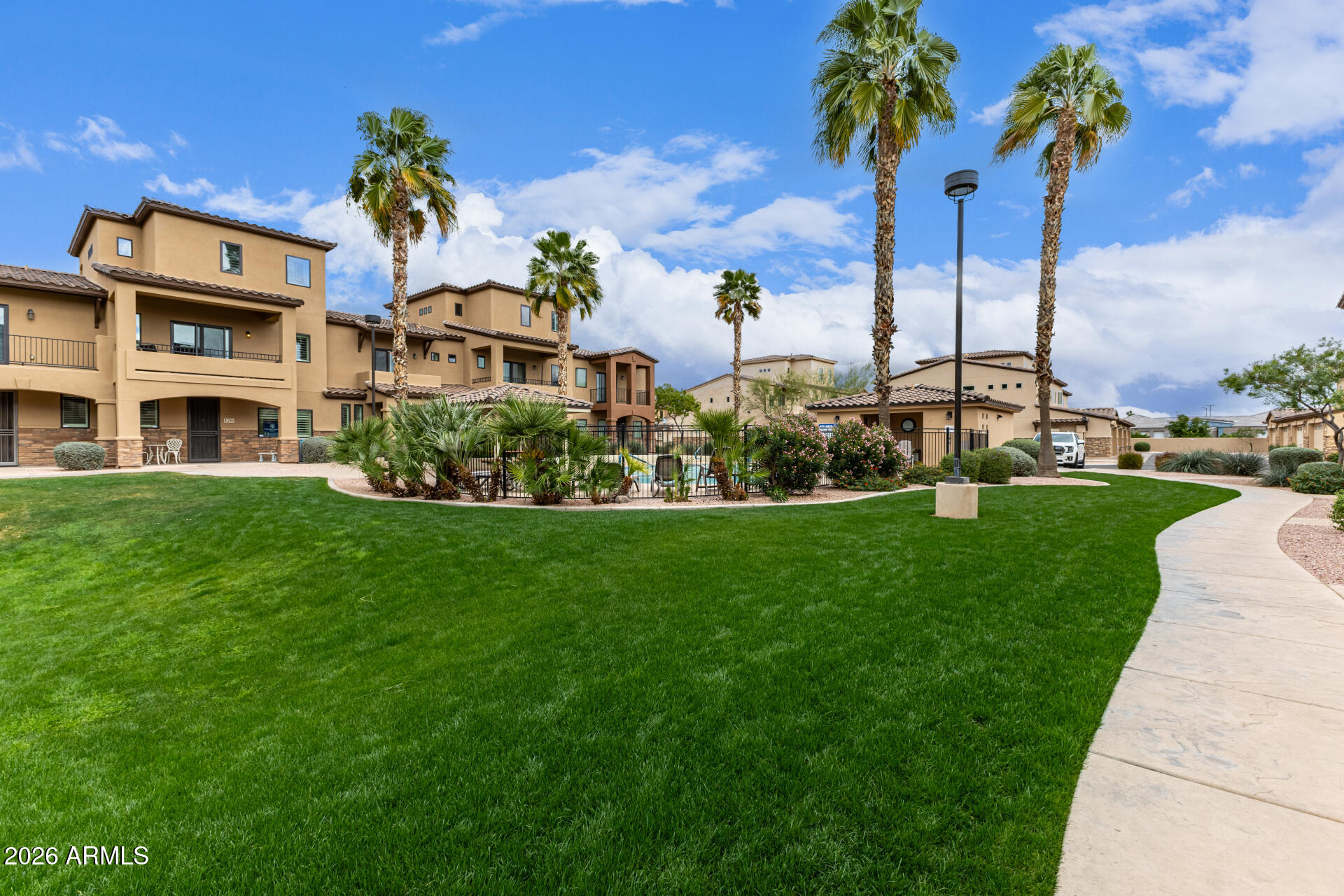 2821 S SKYLINE Drive 129