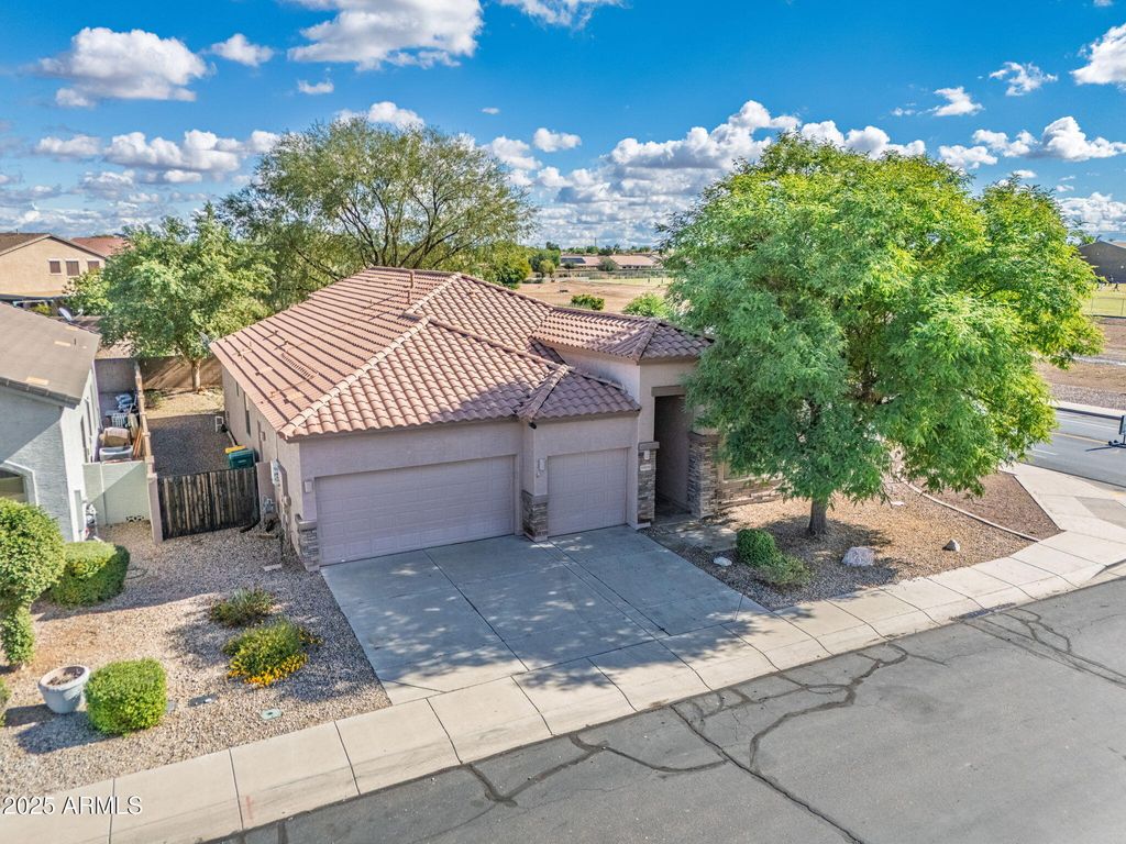 Photo of 19919 N Santa Cruz Drive, Maricopa, AZ 85138 (MLS # 6950954)