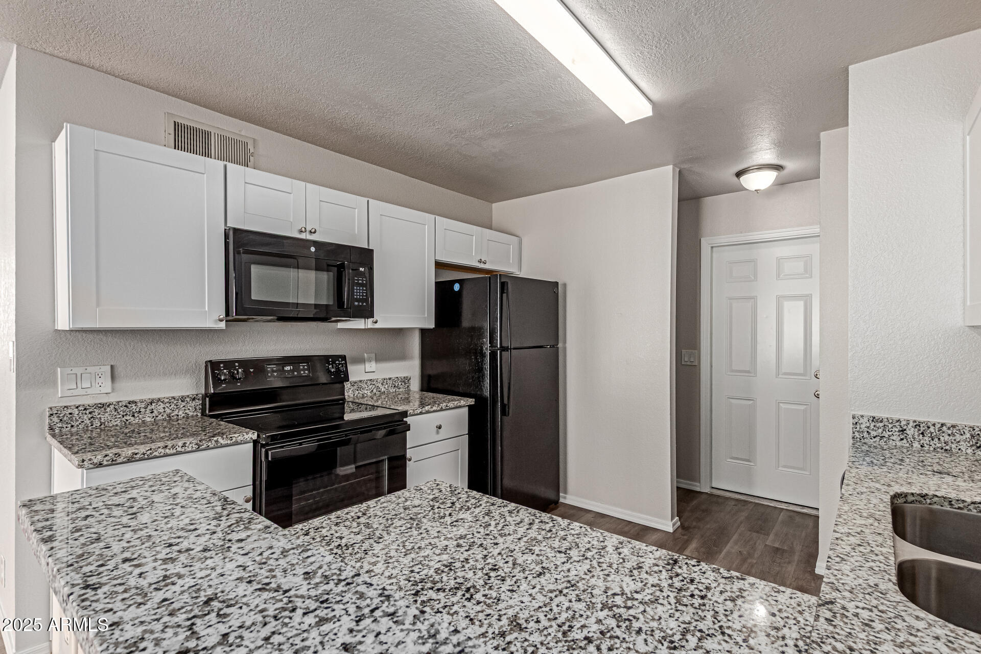 6626 W CINNABAR Avenue