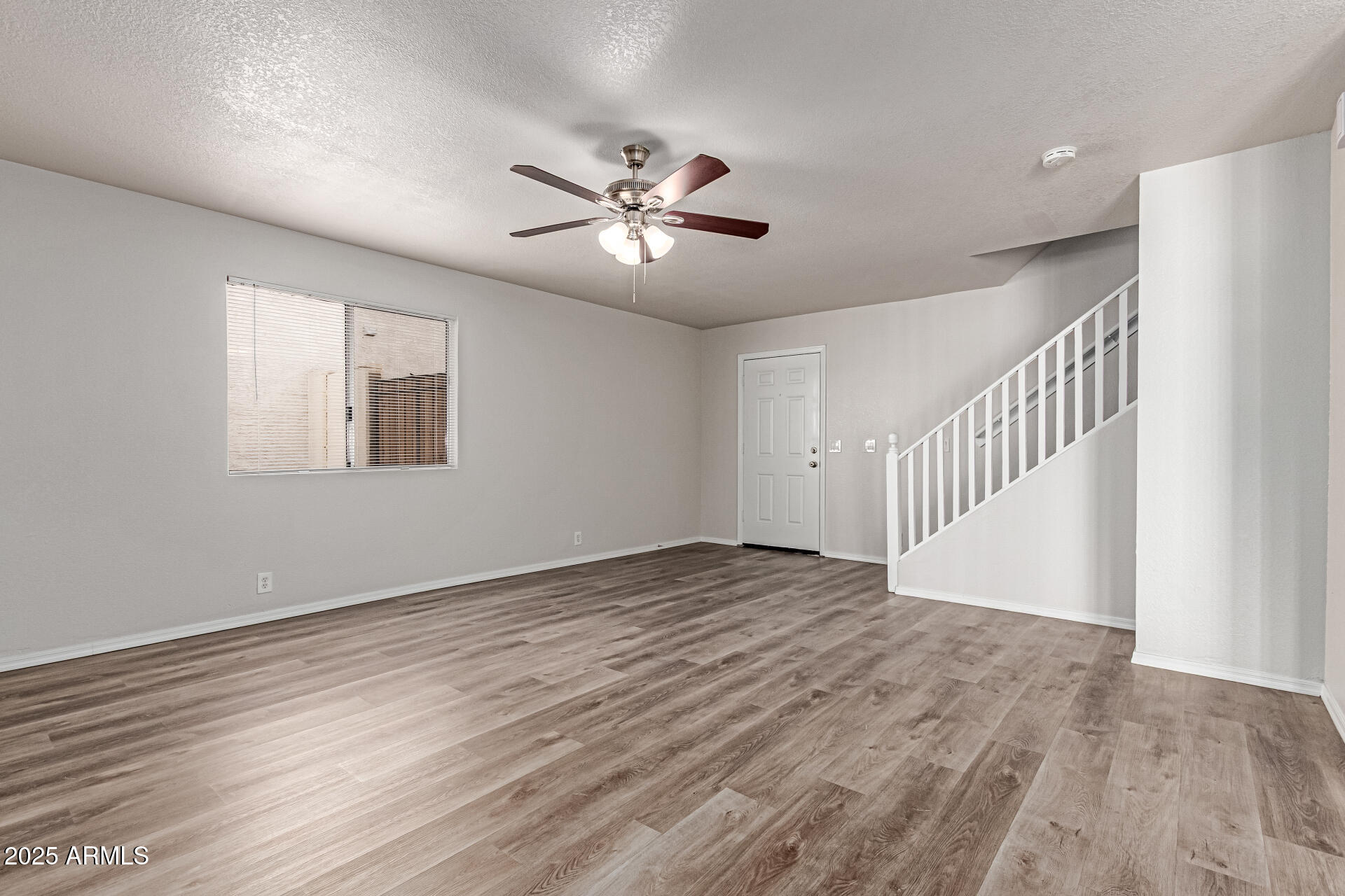 6626 W CINNABAR Avenue