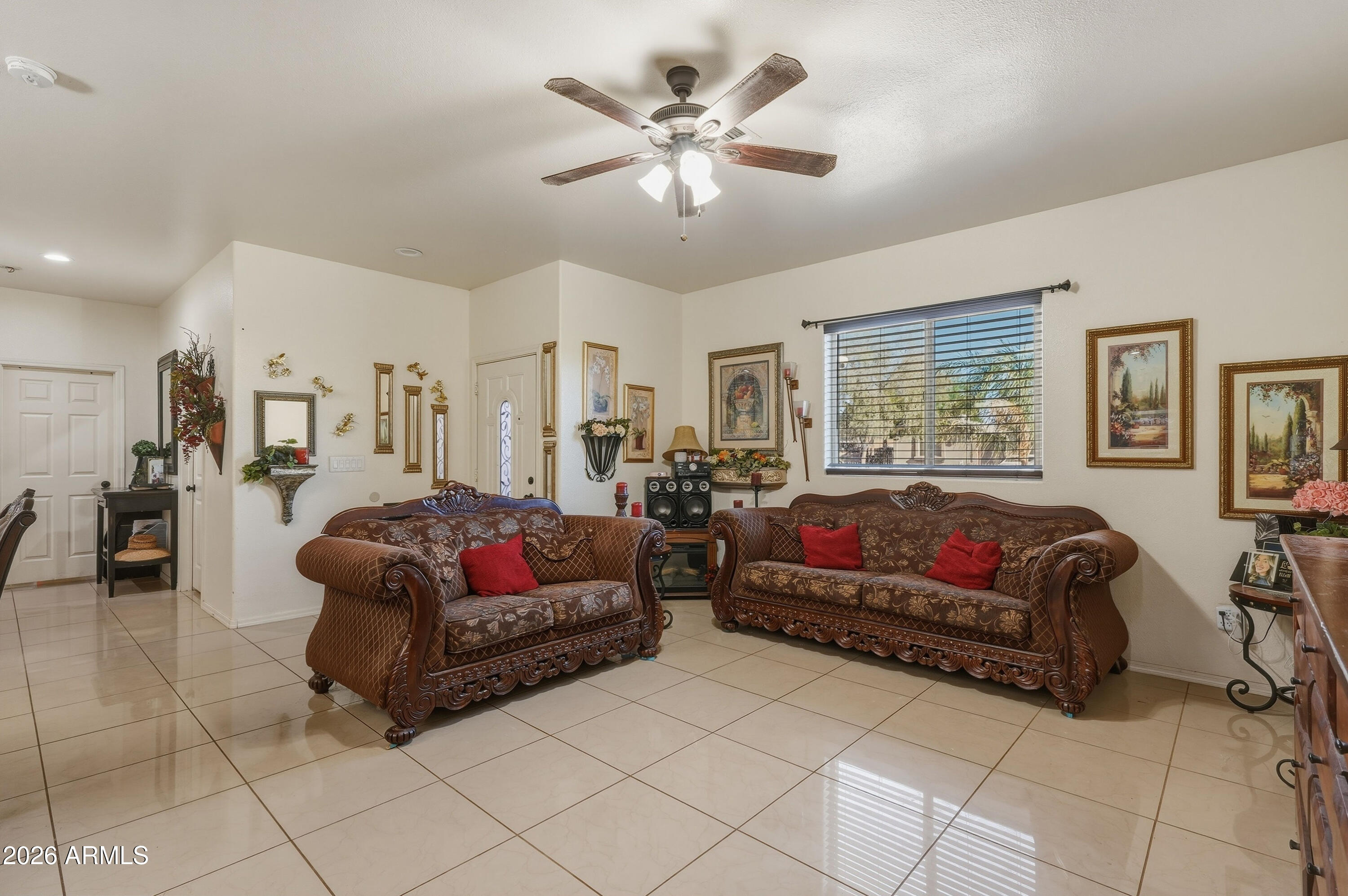 206 W RIO VISTA Lane