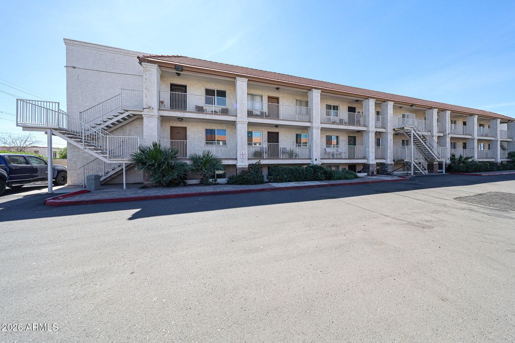 Photo of 21622 N 23rd Avenue #B105, Phoenix, AZ 85027 (MLS # 7000355)