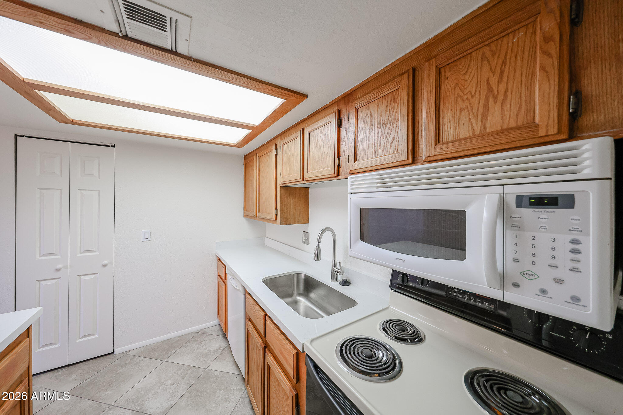 HACIENDA ROYALE CONDOMINIUM - Residential