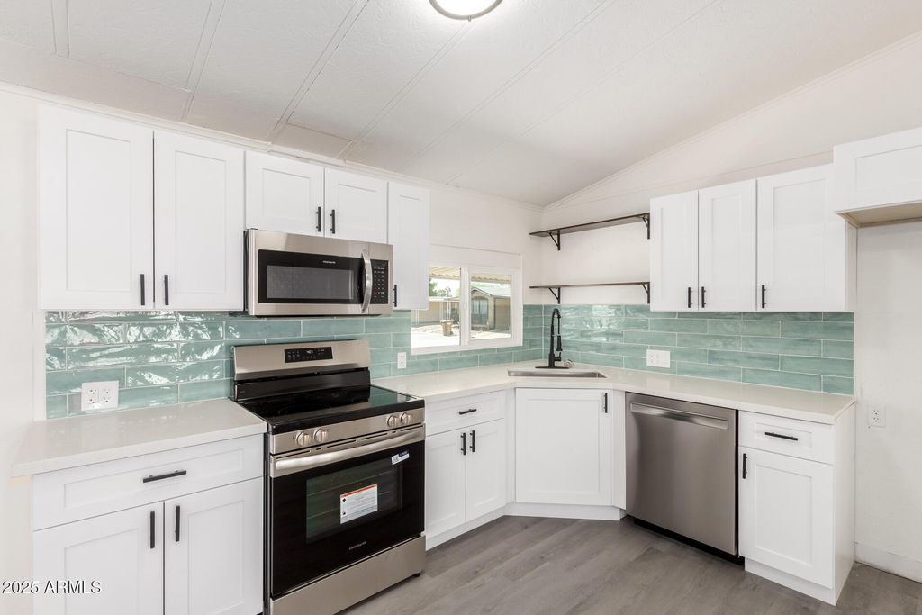 Photo of 11000 N 91st Avenue #20, Peoria, AZ 85345 (MLS # 6929333)