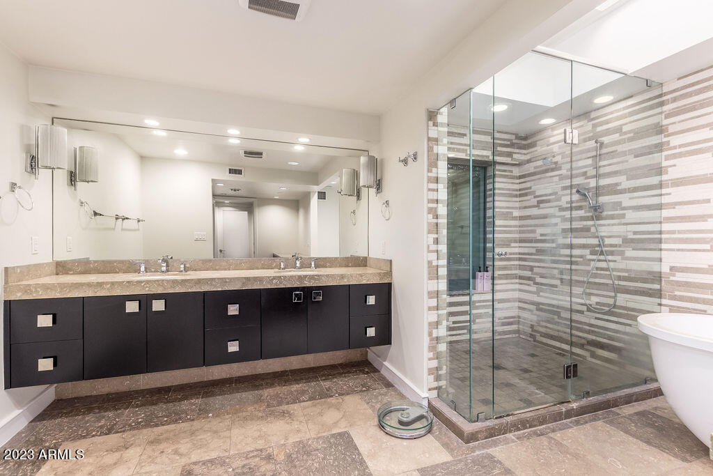 CAMELBACK COUNTRY CLUB ESTATES 3 - Residential