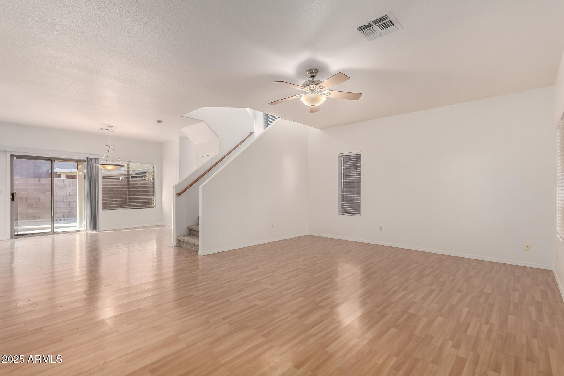 2652 E RIVIERA Drive