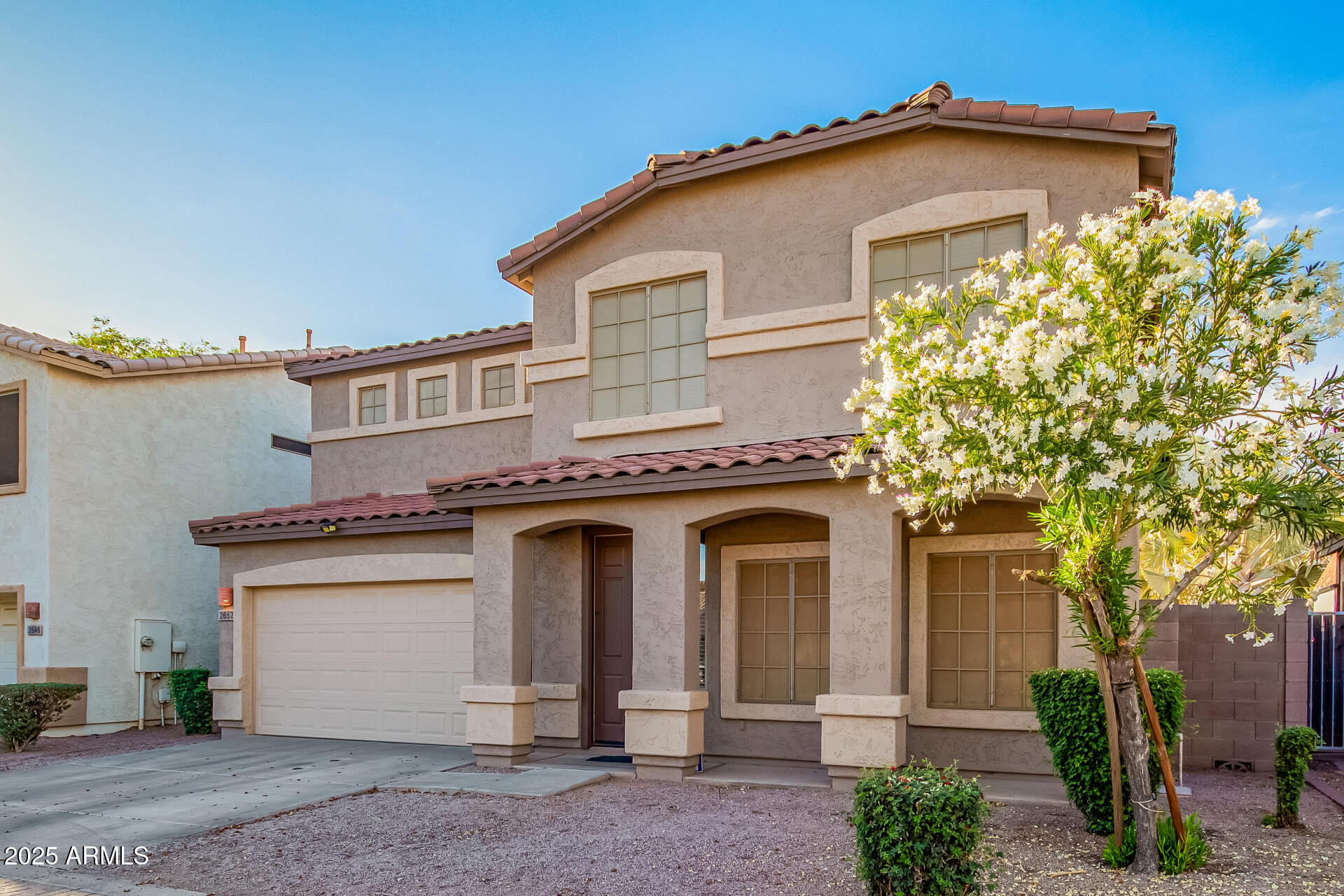 2652 E RIVIERA Drive