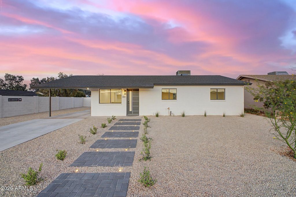 Photo of 3005 S Edward Drive, Tempe, AZ 85282 (MLS # 7022537)