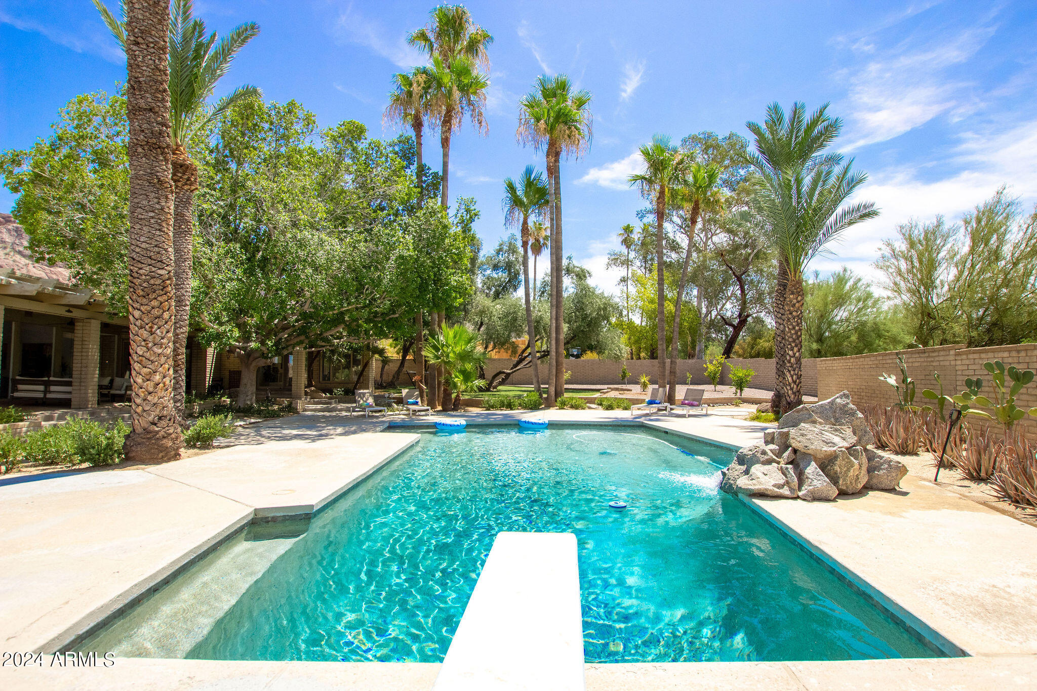 CAMELBACK SIERRA - Residential