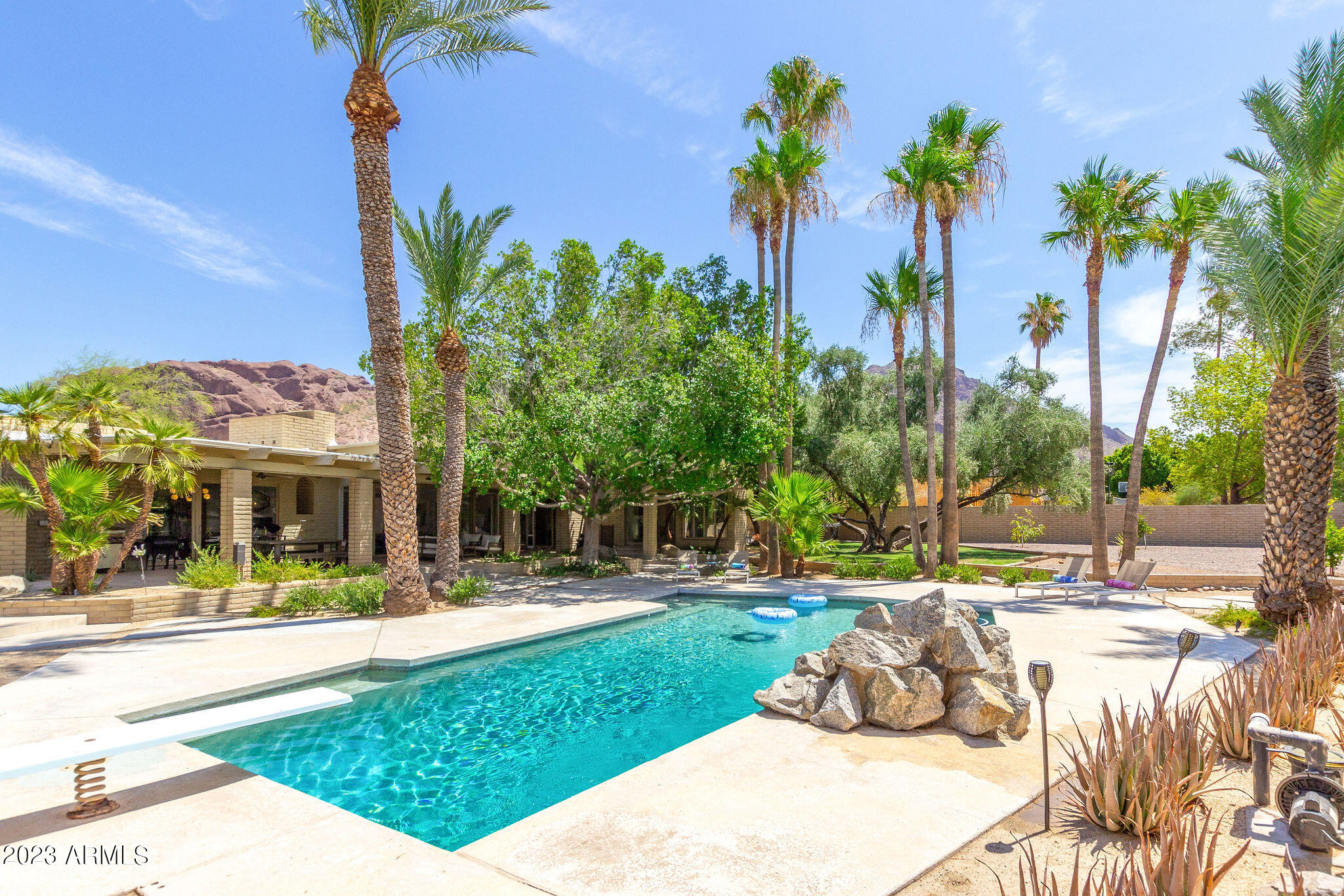 CAMELBACK SIERRA - Residential