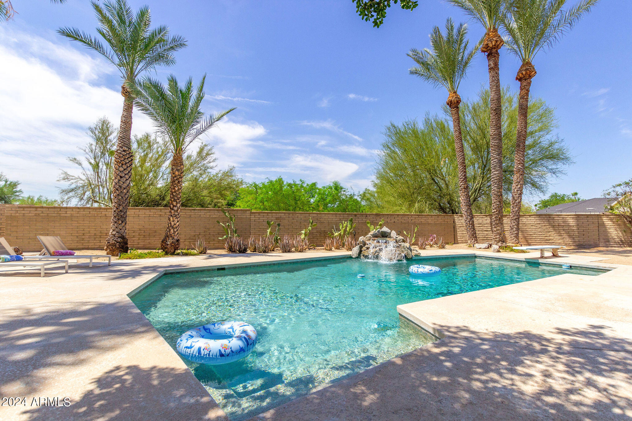CAMELBACK SIERRA - Residential