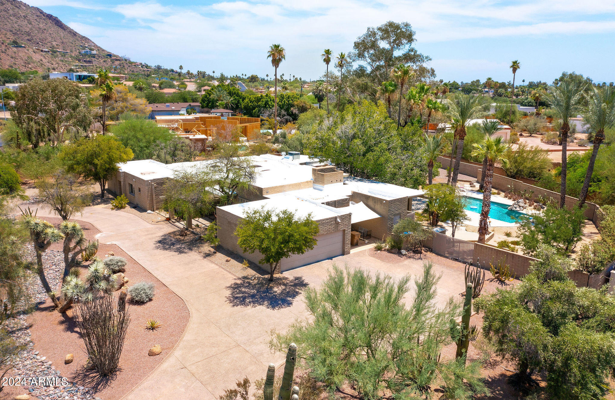 CAMELBACK SIERRA - Residential