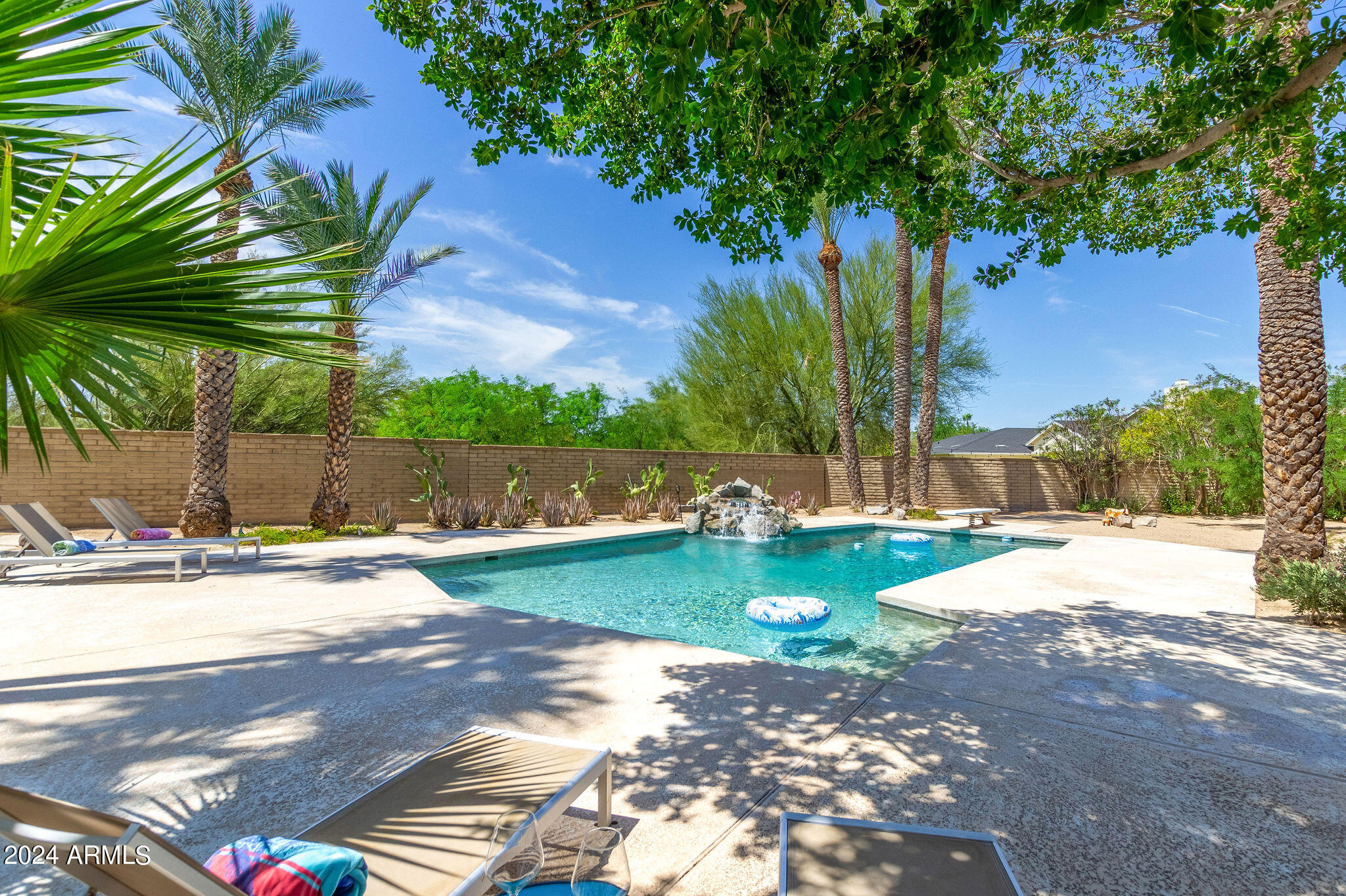 CAMELBACK SIERRA - Residential
