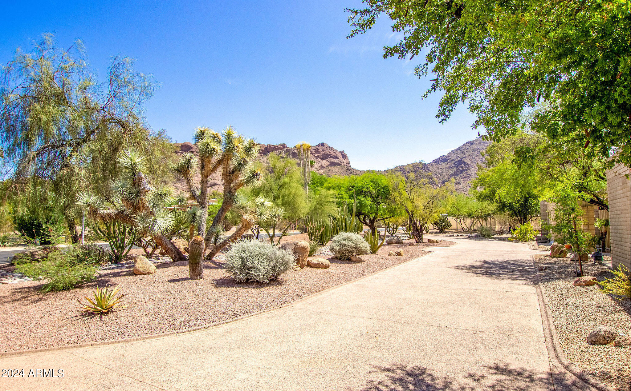 CAMELBACK SIERRA - Residential