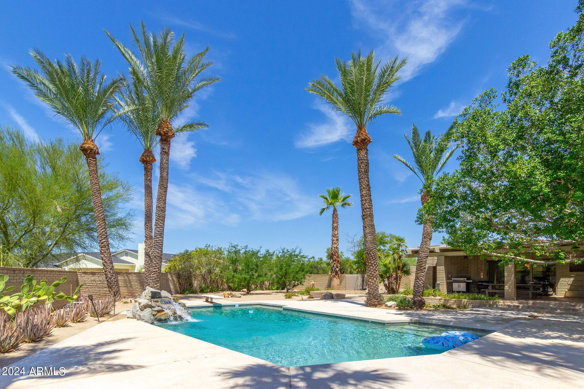 CAMELBACK SIERRA - Residential
