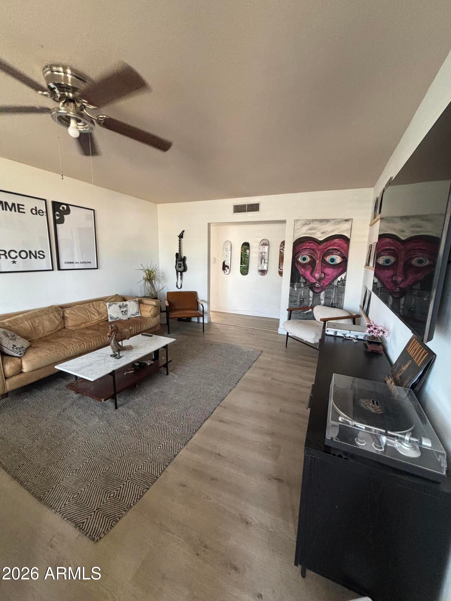 527 E HERMOSA Drive