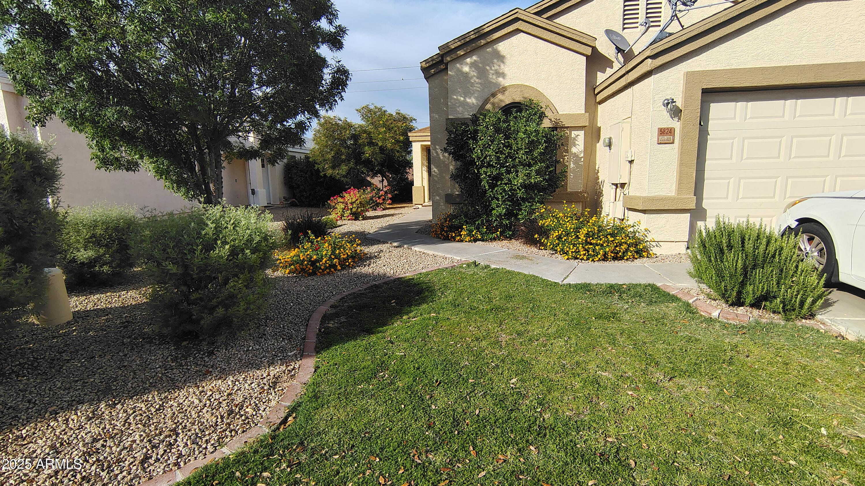 5824 E Valley View Drive