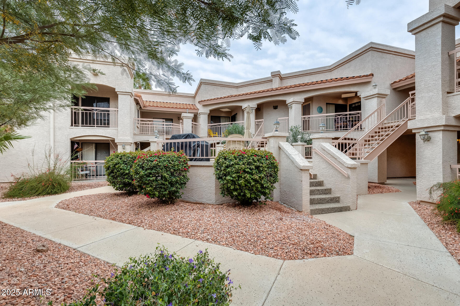 9151 W GREENWAY Road 111