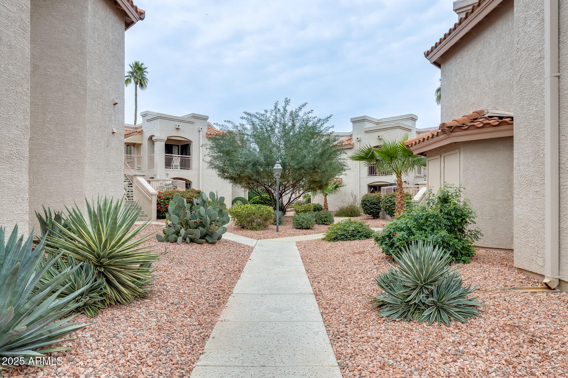 9151 W GREENWAY Road 111