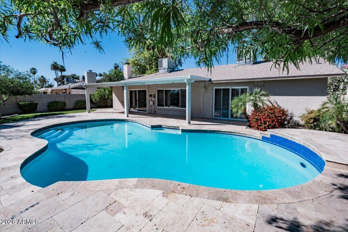 2533 W LAGUNA AZUL Avenue