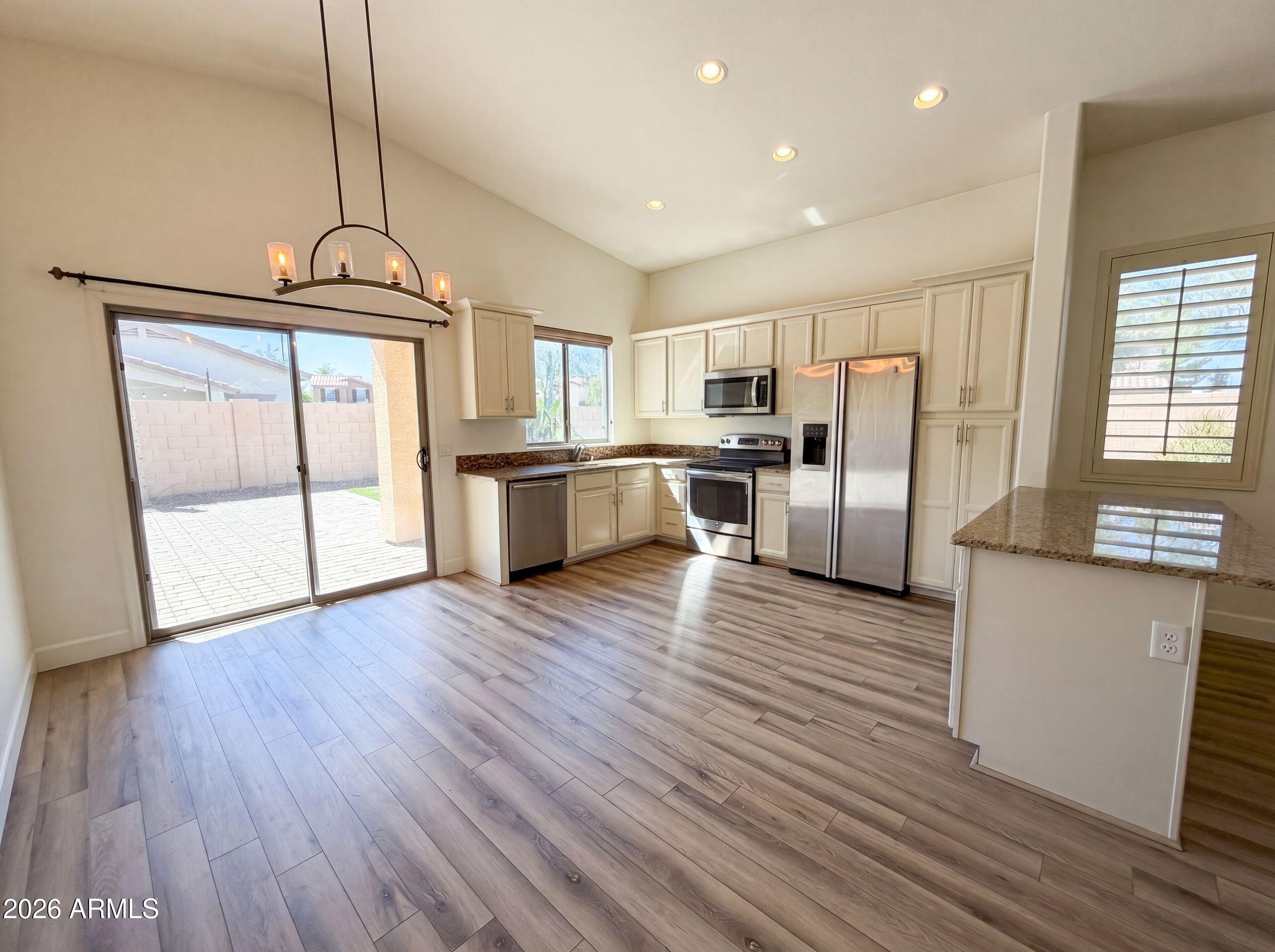 3951 E TIMBERLINE Road