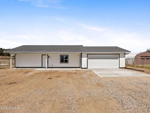 18278 S FRONTIER Road Peeples Valley AZ 86332