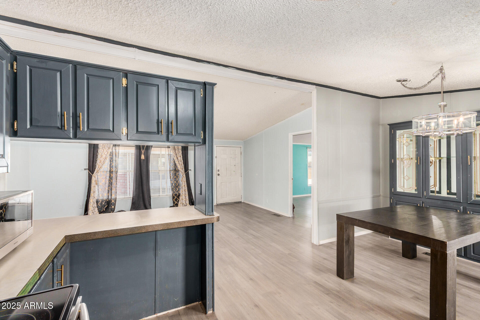 1110 W Kachina Trail