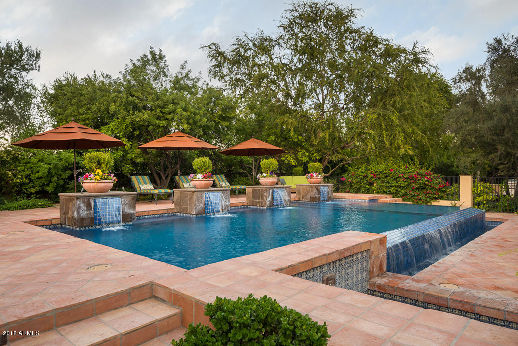 CASA BLANCA ESTATES LOT 20-37 & TR A - Residential