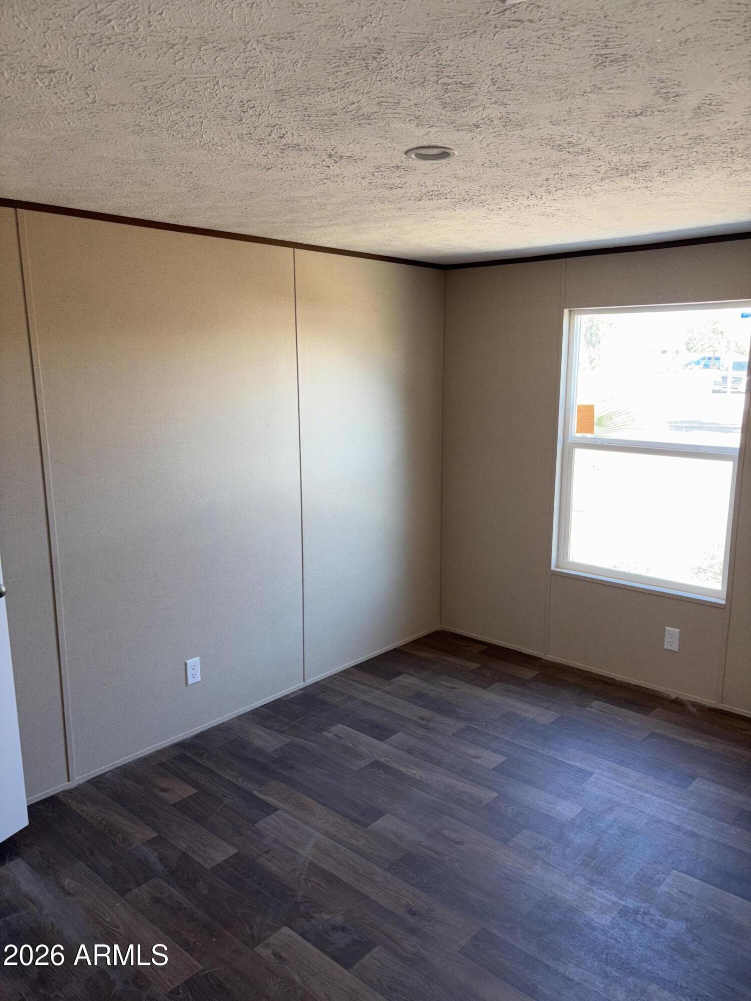 6515 W Sunnyslope Lane